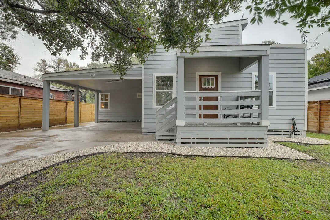 3523 Bain St in Houston, TX - Building Photo