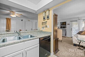 1832 J Julian Ln in Charlotte, NC - Building Photo - Building Photo