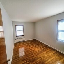 109 Rockwell St, Unit 2 in Harrison, NY - Foto de edificio - Building Photo