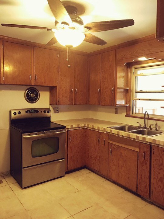 1525 Cleveland Ave in Loveland, CO - Building Photo