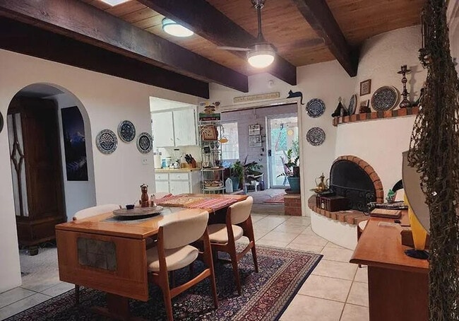 property at 101 W Calle Montana Jack