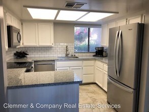 14500 Las Palmas Dr-Unit -#23 in Bakersfield, CA - Foto de edificio - Building Photo