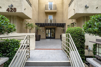 Galleria Villas in Glendale, CA - Building Photo - Building Photo