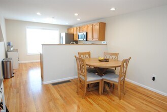 109 Overlook Cir in Hudson, NH - Building Photo - Building Photo