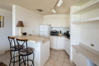 750 Amana St in Honolulu, HI - Building Photo - Building Photo
