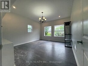 35-35 Duncombe Blvd in Toronto, ON - Building Photo - Building Photo