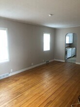 1715 S 9th Ave in Sioux Falls, SD - Building Photo - Building Photo