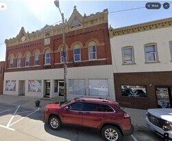 110 S Main St in Stockton, IL - Building Photo