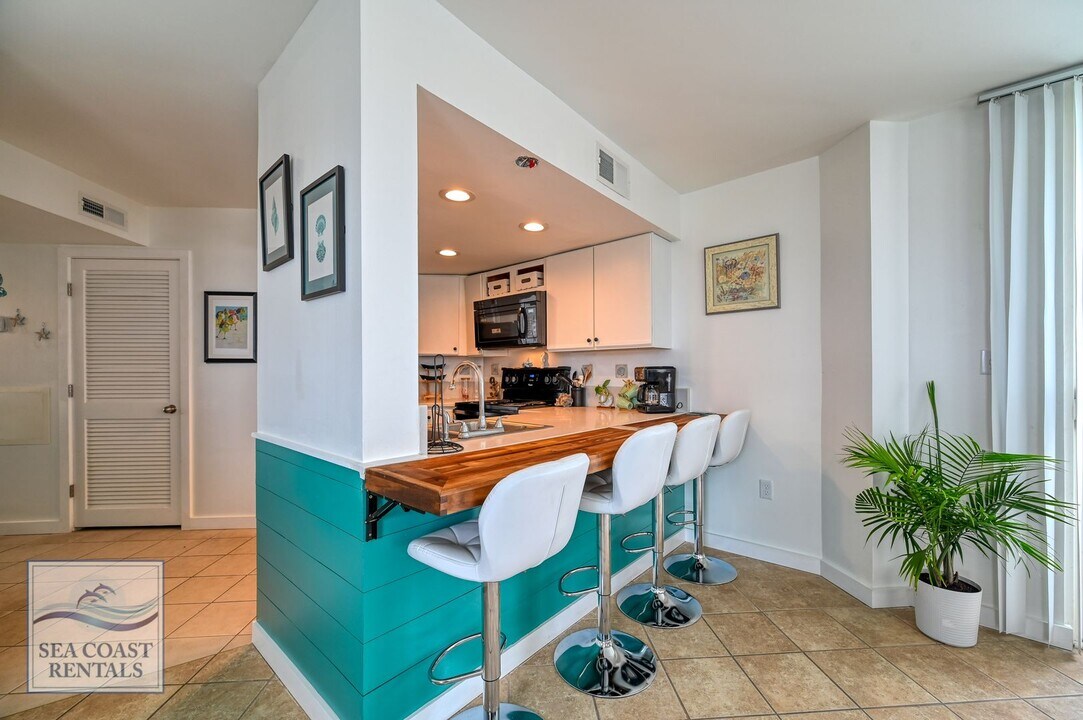 2000 New River Inlet Rd in North Topsail Beach, NC - Building Photo