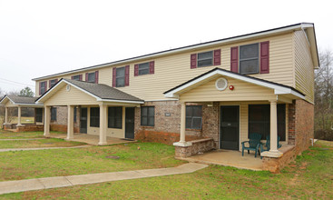 Branscomb Apartments in Tuscaloosa, AL - Foto de edificio - Building Photo