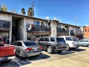 100 E Oak St in Lodi, CA - Building Photo - Other