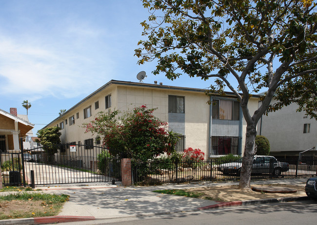 932 N Ardmore Ave in Los Angeles, CA - Building Photo - Building Photo