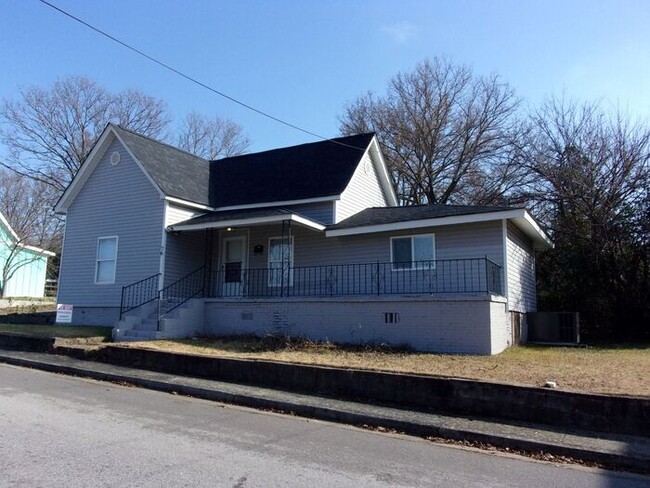 76 Reynolds St in Rock Hill, SC - Foto de edificio - Building Photo