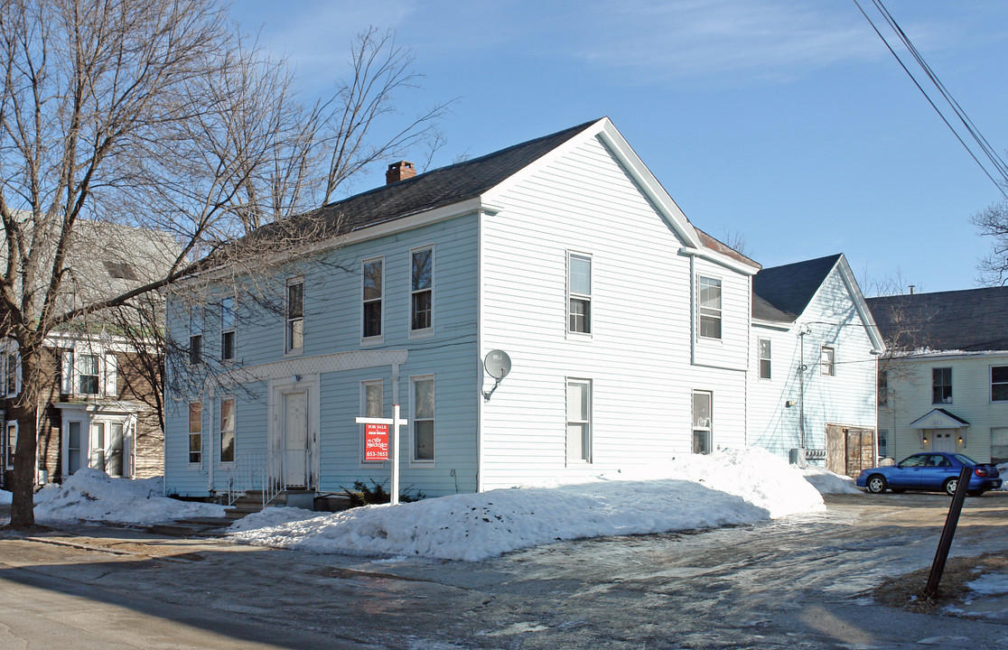 52 High St in Auburn, ME - Foto de edificio