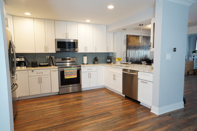 property at 210 W Wimbolton Dr