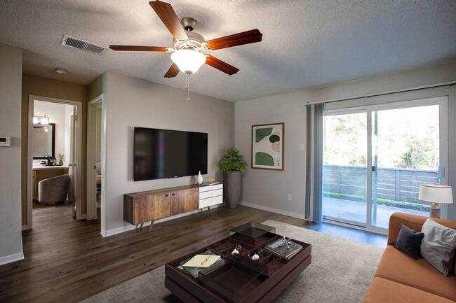 9036 N Lamar Blvd, Unit 106 in Austin, TX - Building Photo - Building Photo