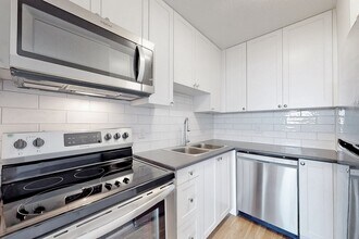 21 King St in London, ON - Building Photo - Building Photo