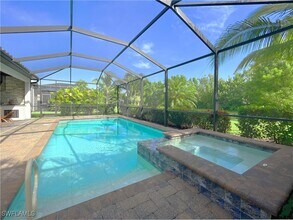 1975 Mustique St in Naples, FL - Building Photo - Building Photo