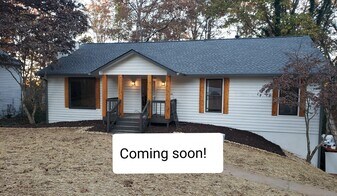 811 Moonlit Ln NW in Acworth, GA - Building Photo