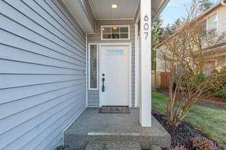 607 125th Ave NE in Lake Stevens, WA - Building Photo - Building Photo