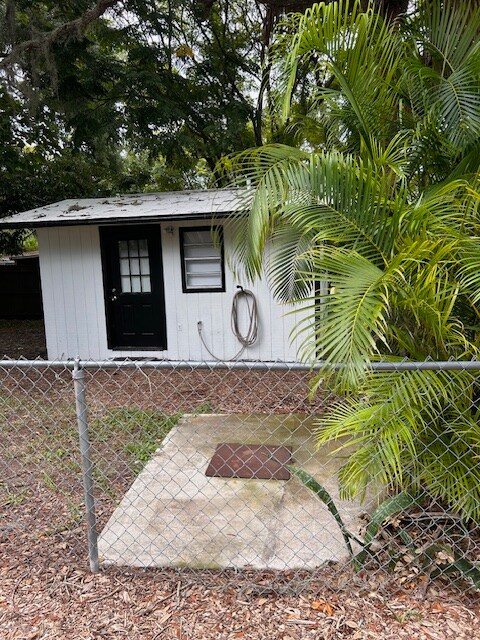 7939 Cadillac Ave-Unit -2 in Hudson, FL - Building Photo