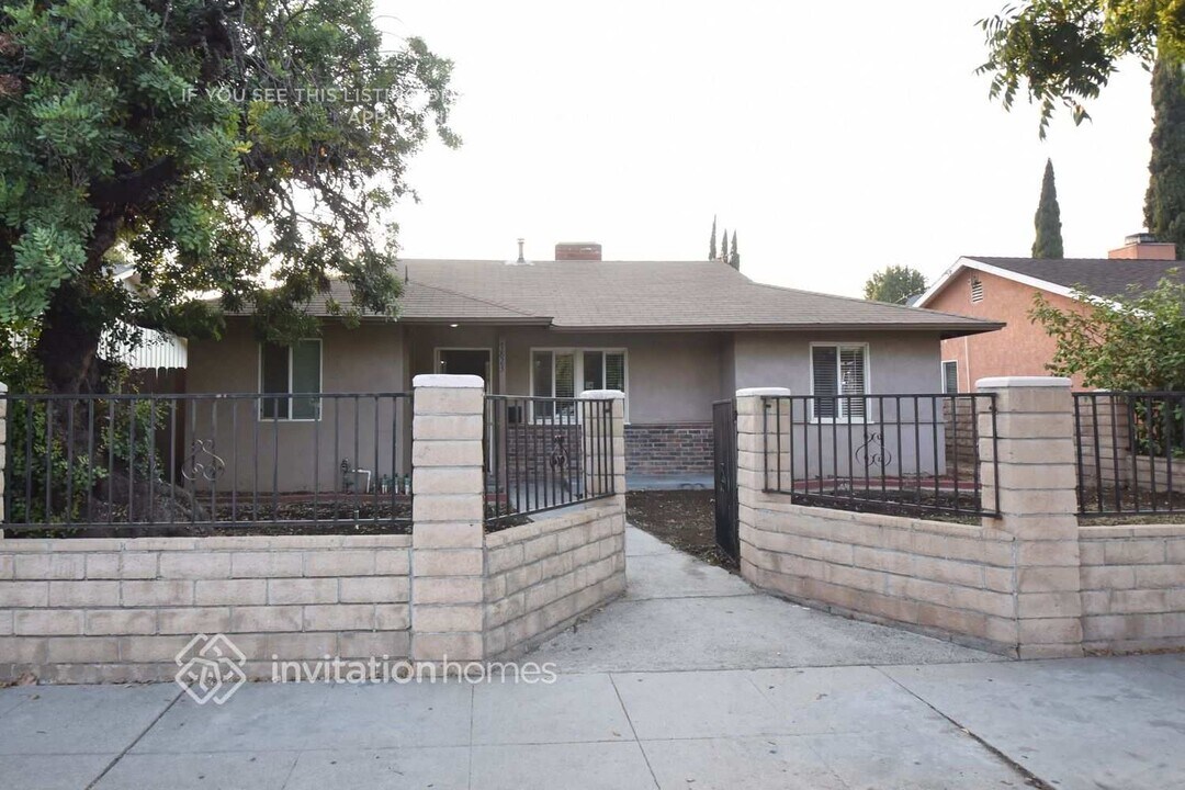 7823 Louise Ave in Los Angeles, CA - Building Photo