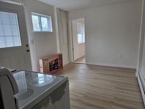 19 Shamrock Ln in Centereach, NY - Foto de edificio - Building Photo