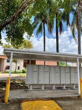 905 NE 209th St in Miami, FL - Building Photo - Building Photo