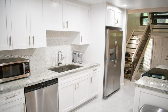 19420 NE 26th Ave in Miami, FL - Building Photo - Building Photo