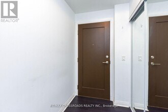 55 Eglinton Ave W in Mississauga, ON - Building Photo - Building Photo