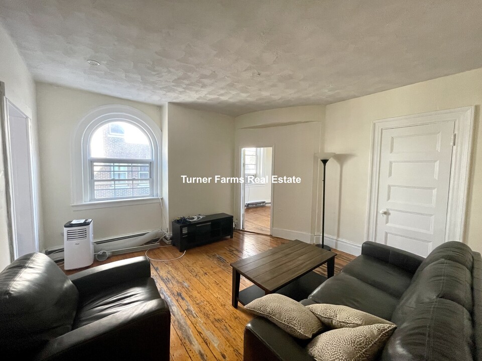 186 Naples Rd, Unit 3 in Brookline, MA - Foto de edificio