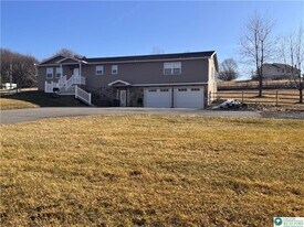 354 Granger Rd in Northampton, PA - Building Photo