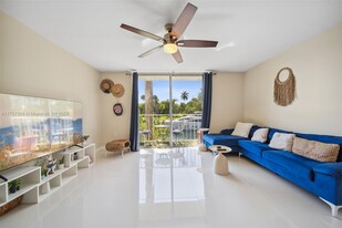 1740 NW N River Dr in Miami, FL - Building Photo