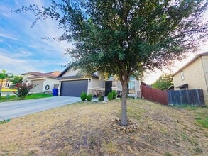 1408 Calaveras Ct in Laredo, TX - Building Photo - Building Photo