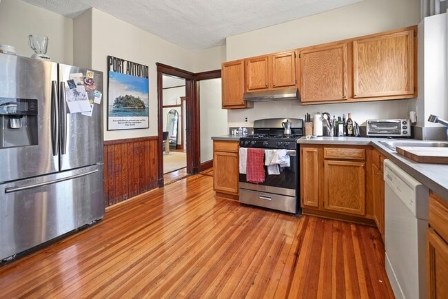 822 Centre St in Boston, MA - Building Photo - Building Photo