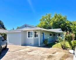 2142 Rhodora St in Forest Grove, OR - Building Photo