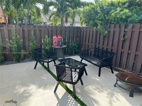 15830 SW 85th St in Miami, FL - Building Photo - Building Photo