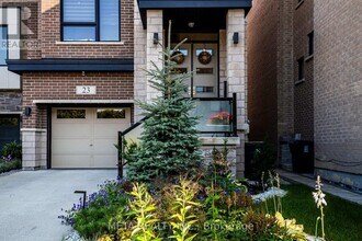 23 Hollyhock Ct in Toronto, ON - Building Photo - Building Photo