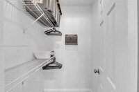 228 NW 9th Ave photo'