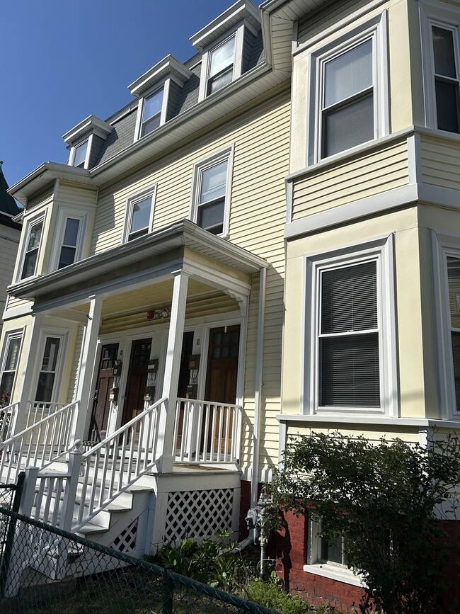 11 Glenwood Ave, Unit #2