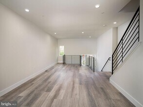 303 Fountain St in Philadelphia, PA - Building Photo - Building Photo