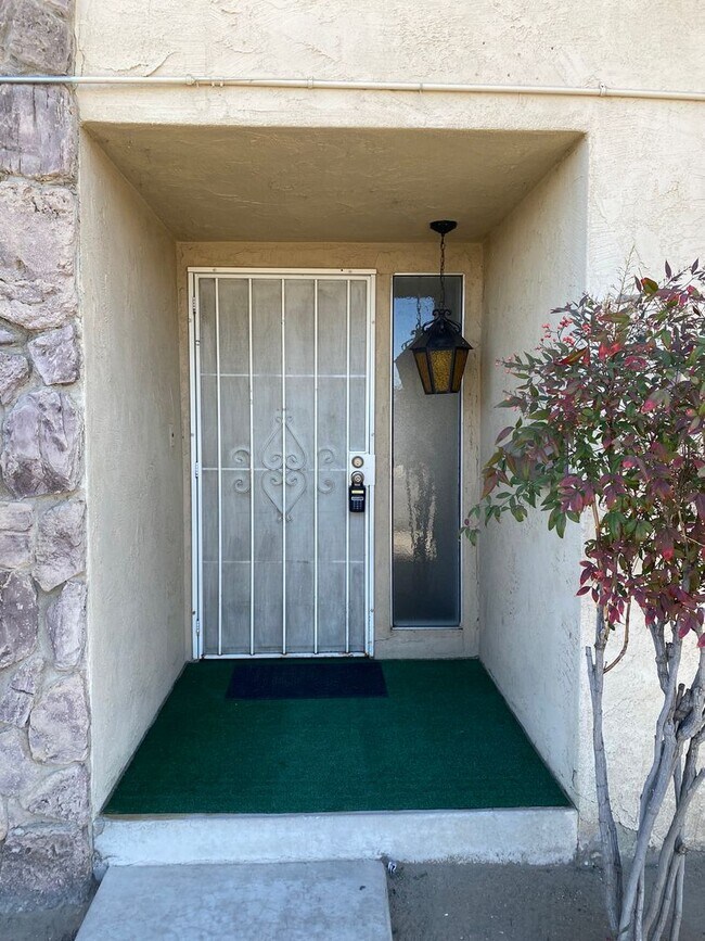 712 4th St in Taft, CA - Building Photo - Building Photo