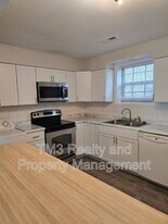 2514 Ousdahl Rd in Lawrence, KS - Building Photo