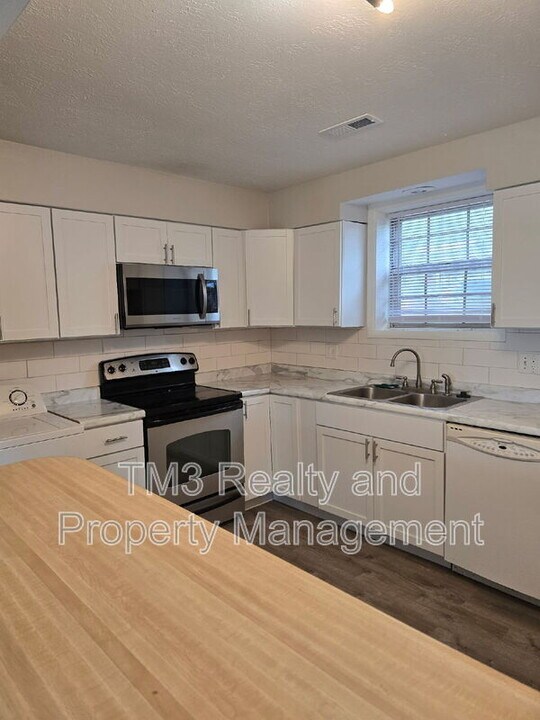 2514 Ousdahl Rd in Lawrence, KS - Building Photo