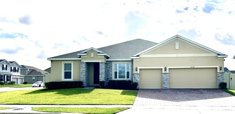 6046 Sierra Crown St in Mount Dora, FL - Building Photo