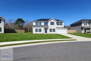 950 Meloney Dr in Hinesville, GA - Building Photo