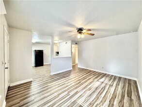 884 W Holly St in Fayetteville, AR - Building Photo - Building Photo