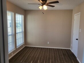 809 Treadwell Ct in Hurst, TX - Building Photo - Building Photo