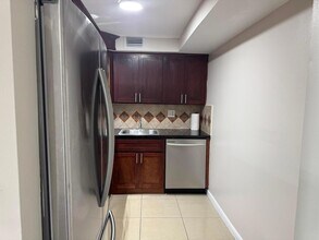 3710 N Pine Island Rd, Unit 122 in Sunrise, FL - Building Photo - Building Photo