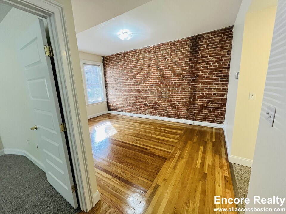 56 Ashford St, Unit 2 in Boston, MA - Building Photo